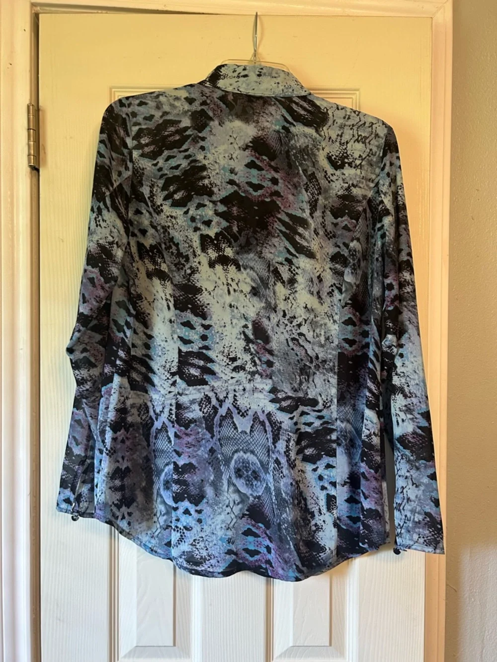 🦉3for$10 Moving🚚Sale Cabi blue black print blouse